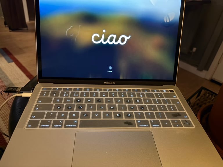 Apple MacBook Air 2018 - Dual Core i5 - 1.6GHz - 8GB RAM DDR3 128GB SSD