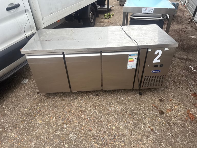 Commercial undercounter fridge 3 doors cafe restaurant 