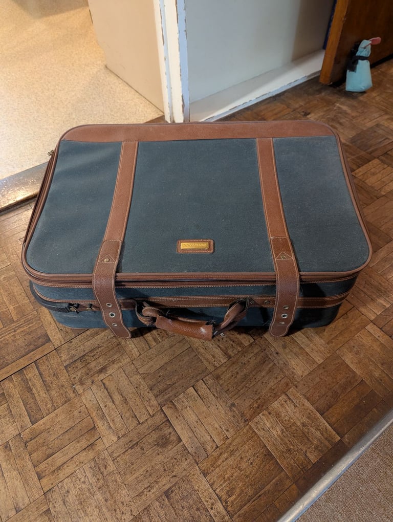 image for Free old style suitcase