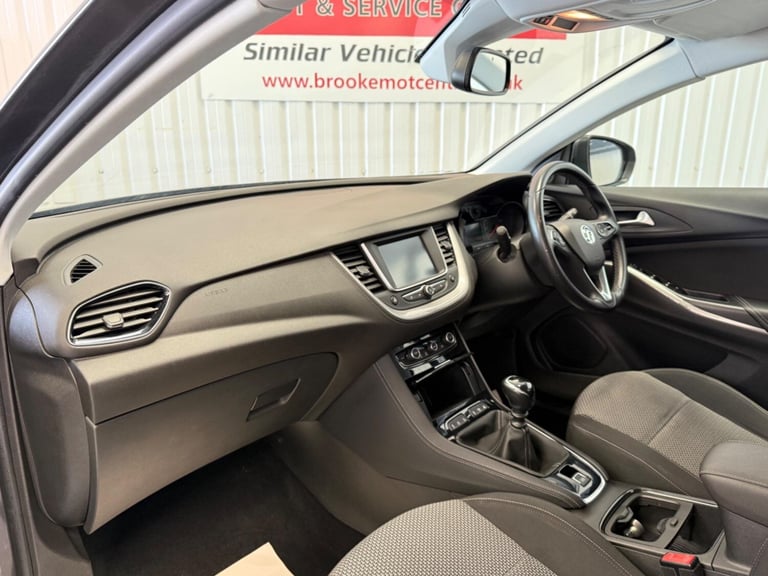 2018 Vauxhall Grandland X 1.2 Turbo SE Euro 6 (s/s) 5dr HATCHBACK Petrol Manual