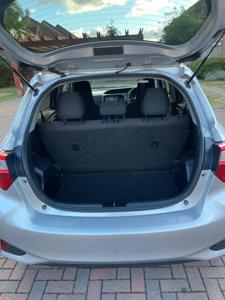 Toyota Yaris/Vitz 1.0 Petrol Automatic 25,000 Mileage, 5 Door hatch 