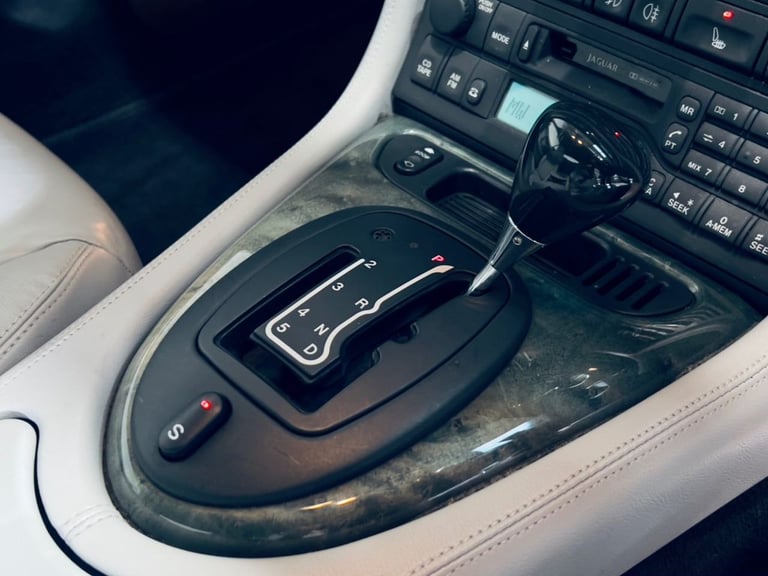 JAGUAR XF 4.2 CONVERTIBLE 2DR PETROL AUTOMATIC (279 G/KM, 300 BHP) BLACK 2003