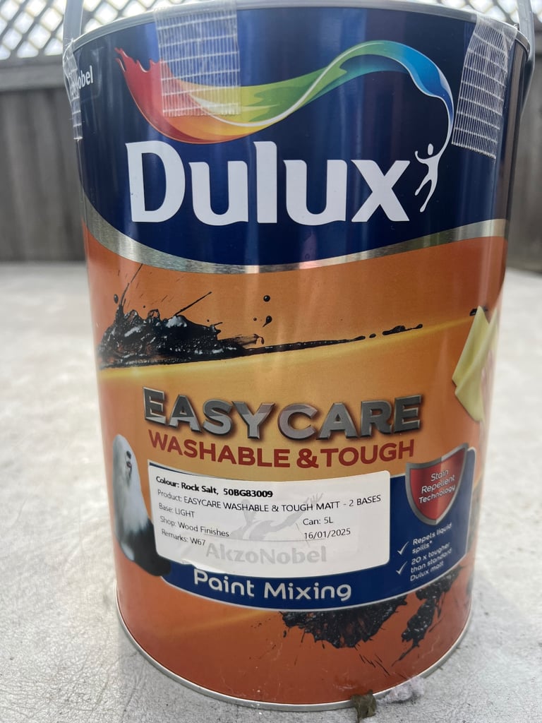 Dulux easycare washable and tough - matt - ROCK SALT
