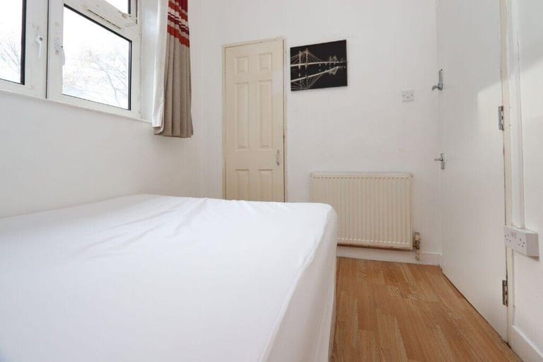 image for Bethnal Green Double Room Available Now 0 Deposit Available 