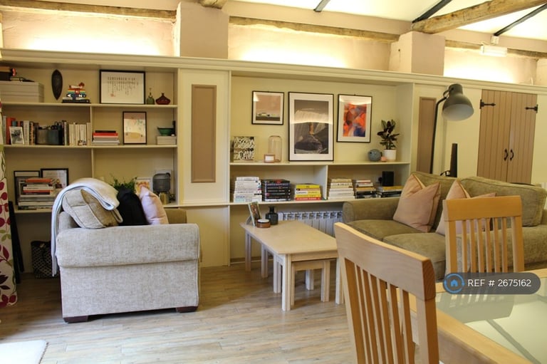 Studio flat in Frith Farm House, Faversham, ME13 (#2675162)