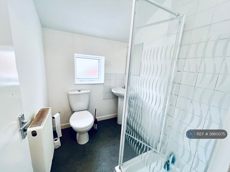 5 bedroom house in Oxford Street, Leamington Spa, CV32 (5 bed) (#2660075)