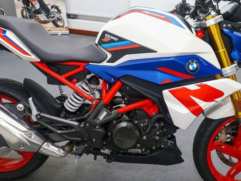 2023 '23 BMW G310R. ONLY 1,182 MILES. Heated Grips. A2 Legal. Great Value £3,695