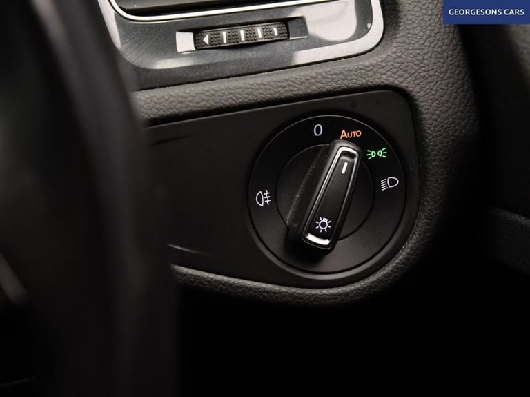 2019 Volkswagen Golf 35.8kWh e-Golf Hatchback 5dr Electric Auto (136 ps) Hatchback Automatic