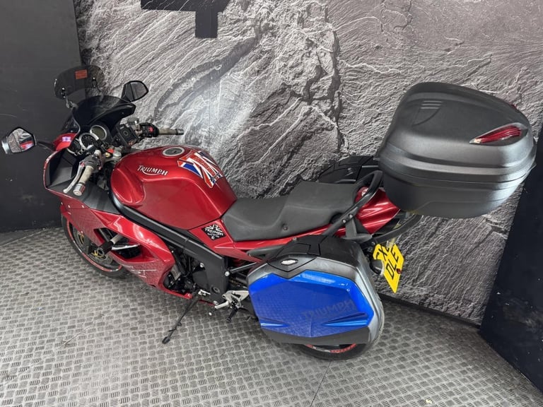 TRIUMPH SPRINT ST 1050 2006