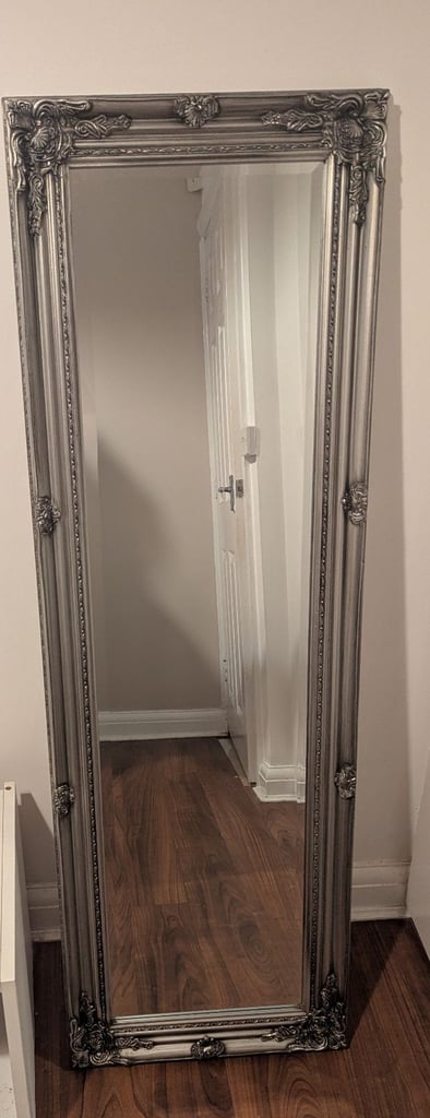 Decorative mirror