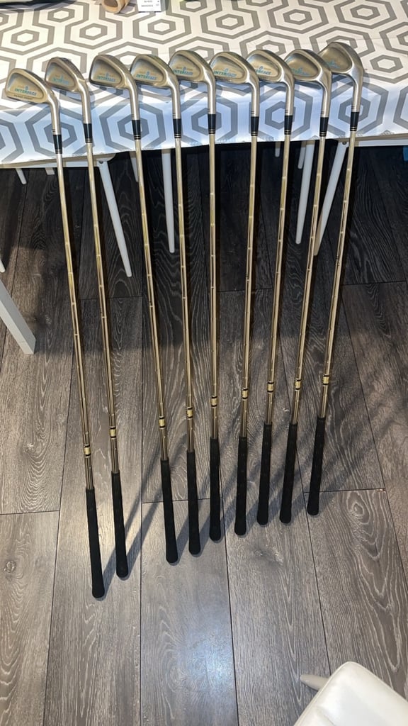 Full set of golf irons 