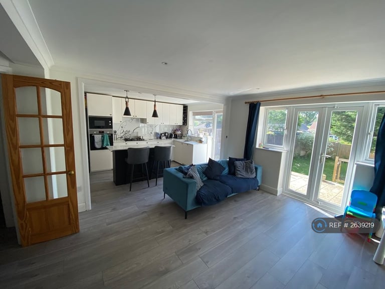 3 bedroom house in Carpenders Avenue, Watford, WD19 (3 bed) (#2639219)