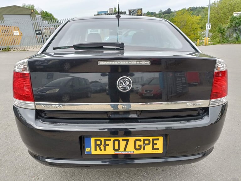 2007 Vauxhall Vectra 2.2i 16v Elite 5dr HATCHBACK Petrol Automatic