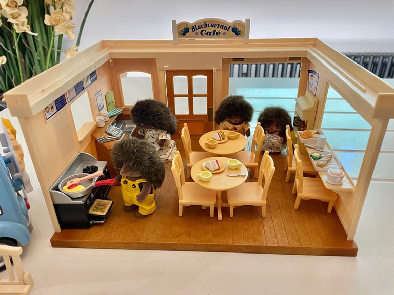 Sylvanian families vintage Blackcurrant cafe and fish and chip van immaculate 