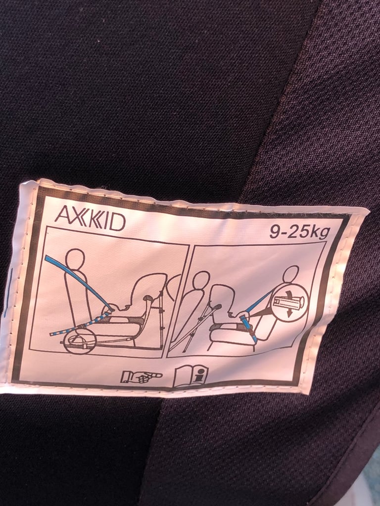 AXKID MOVE BLACK CHILD’S CAR SEAT