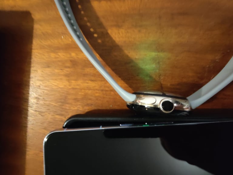 Google pixel 8 pro and pixel watch 2