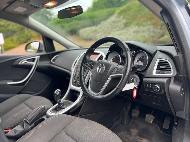 2014 Vauxhall Astra 1.7 CDTi ecoFLEX SRi Euro 5 5dr HATCHBACK Diesel Manual