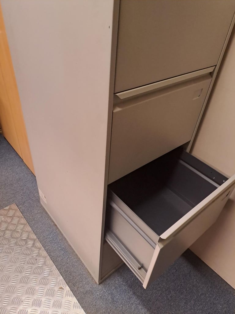 Filing Cabinet - Metal - 4 Drawer