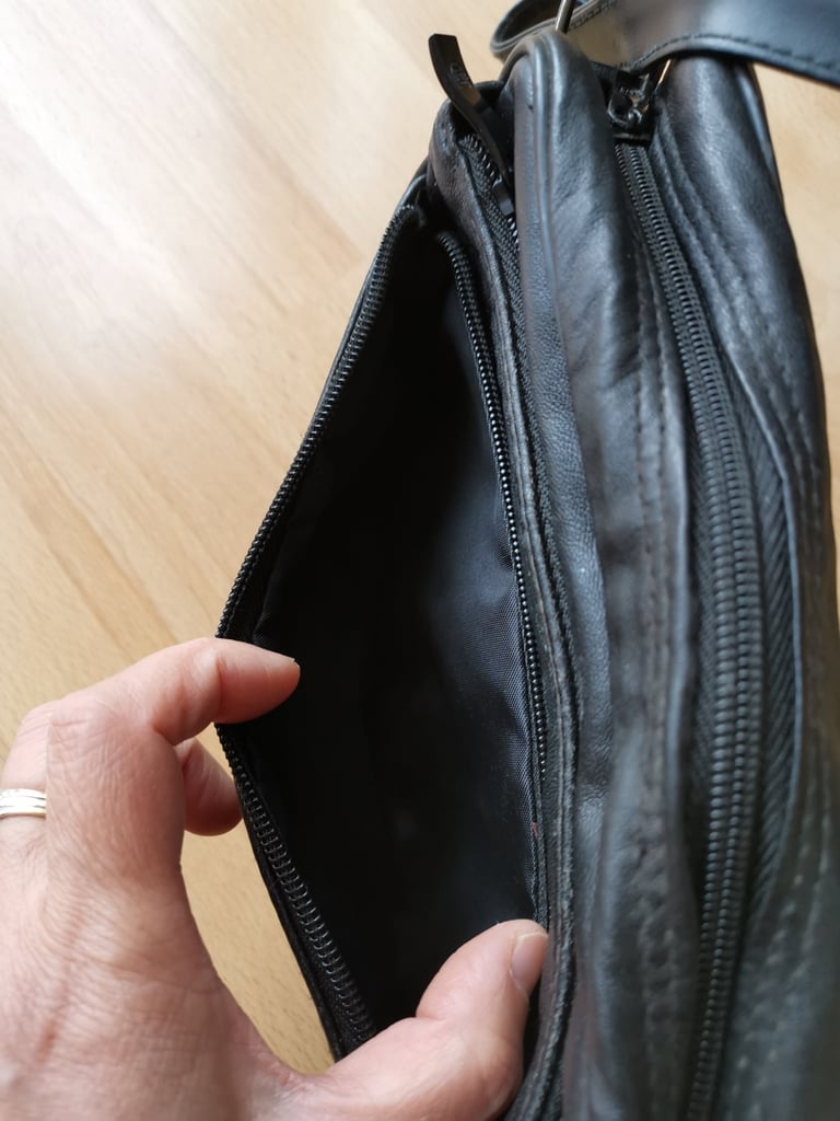 Genuine Leather Shoulder Bag~ 23cm x 16.5cm x 7cm ~Post available*