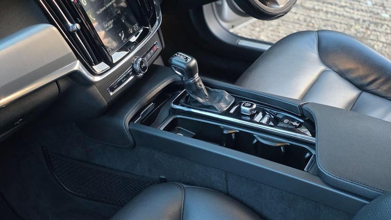 VOLVO S90 2.0 D4 Momentum Auto Euro 6 (s/s) 4dr 2018