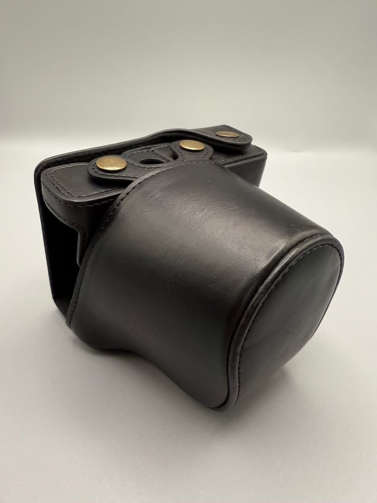 image for  MegaGear MG1325 Ever Ready Leather Case with Battery Access, Black