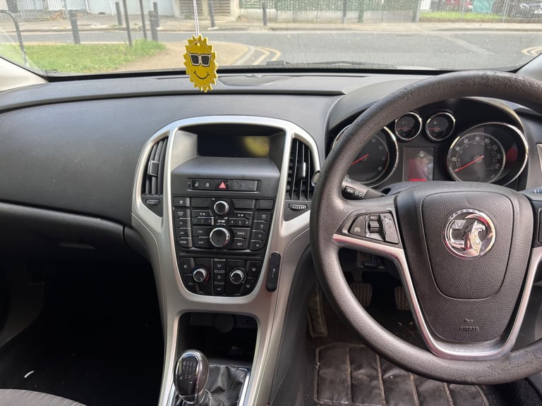 Vauxhall, ASTRA, Hatchback, 2011, Manual, 1398 (cc), 5 doors
