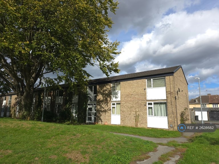 1 bedroom flat in Headford Close, Cambridge, CB5 (1 bed) (#2628682)