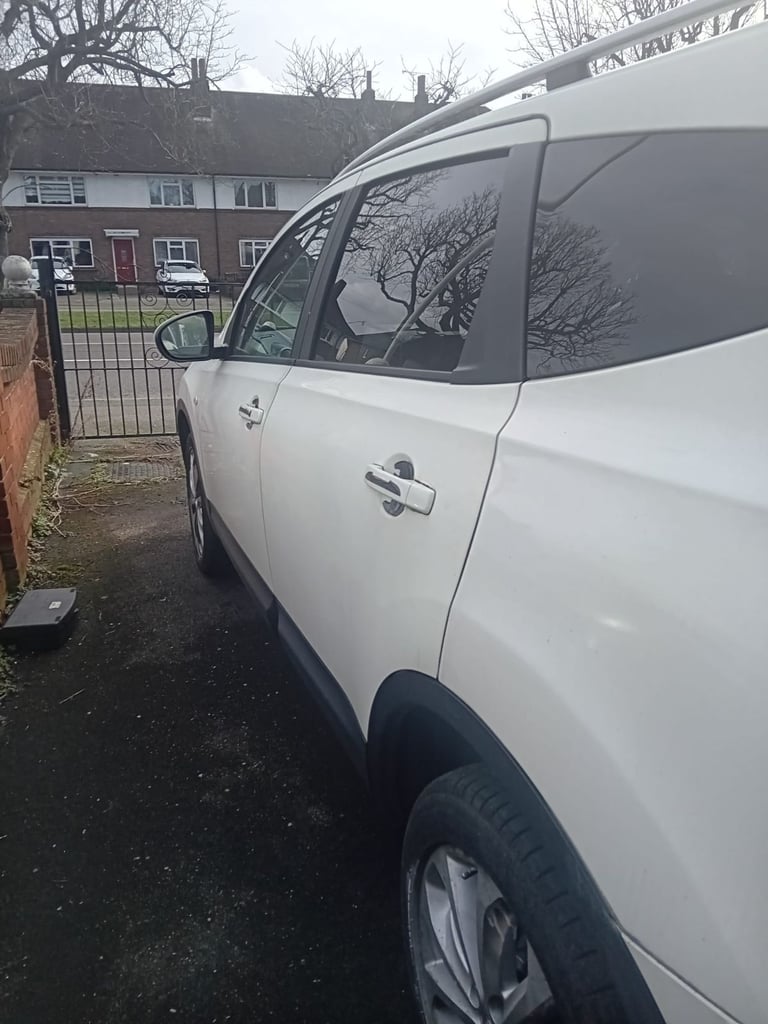 Reduced to clear £2000 Nissan qashqai 7 seater 