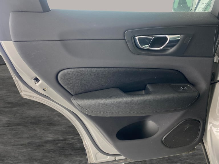 2021 Volvo XC60 2.0h T6 Recharge 11.6kWh Inscription Expression SUV 5dr Petrol Plug-in Hybr Suv P...