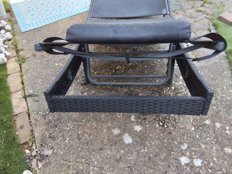 Sun Lounger Black Metal with Outdoor Weave Fabric 