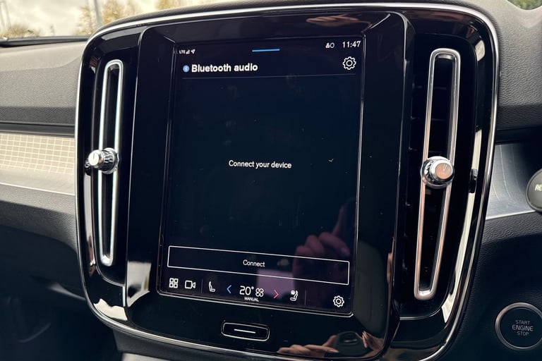 2023 Volvo XC40 2.0 B3 MHEV Plus DCT Auto Euro 6 (s/s) 5dr SUV PETROL Automatic