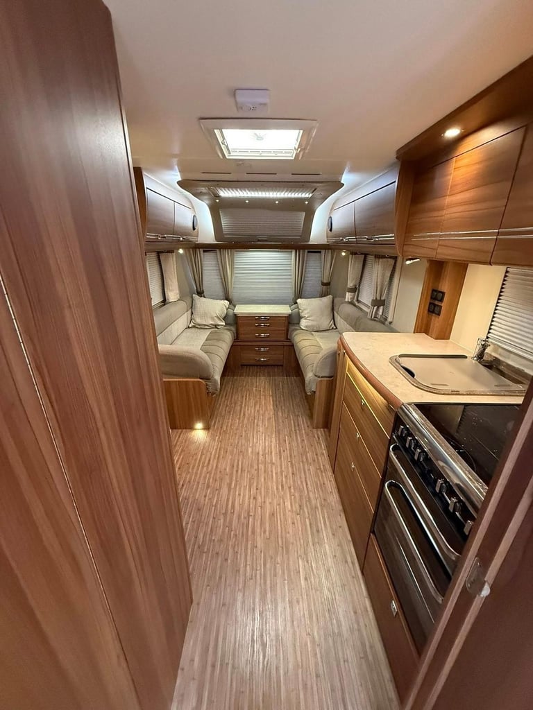 2015 BUCCANEER CARAVEL - 4 BERTH CARAVAN 