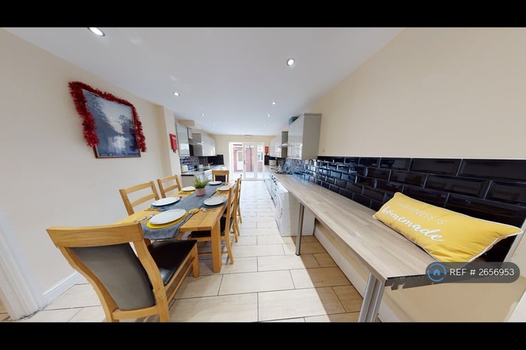 7 bedroom house in Charter Avenue, Coventry, CV4 (7 bed) (#2656953)
