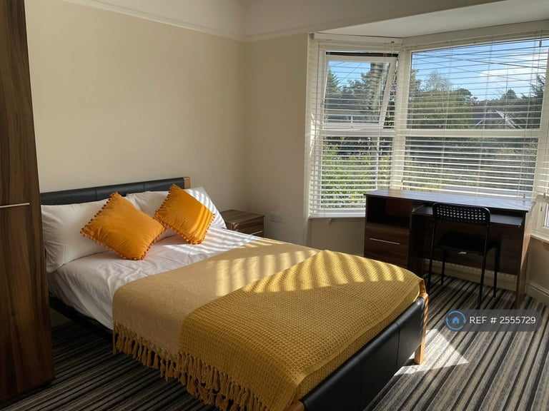 1 bedroom in Bournemouth Road, Poole, BH14 (#2555729)