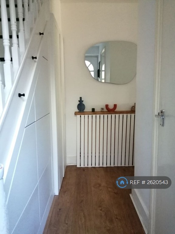 1 bedroom flat in Birkbeck Road, London, W3 (1 bed) (#2620543)