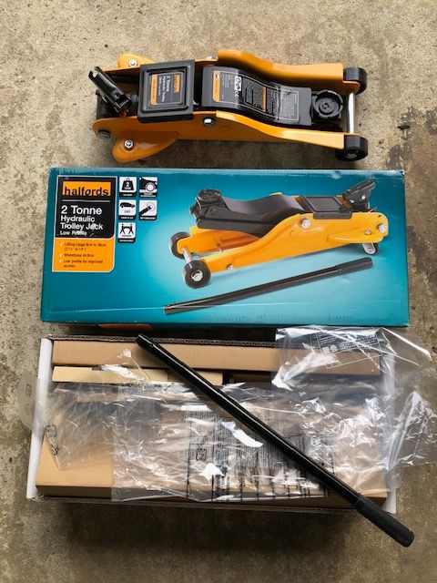 Halfords 2 Tonne Low Profile Hydraulic Trolley Jack