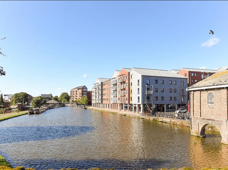 Spacious & Cosy En-suit Room for Rent – CH1 4GX