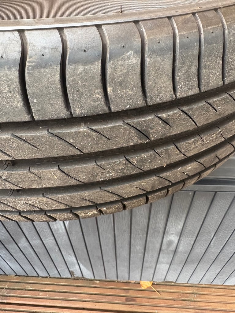 215/60R17 Delinte tyre