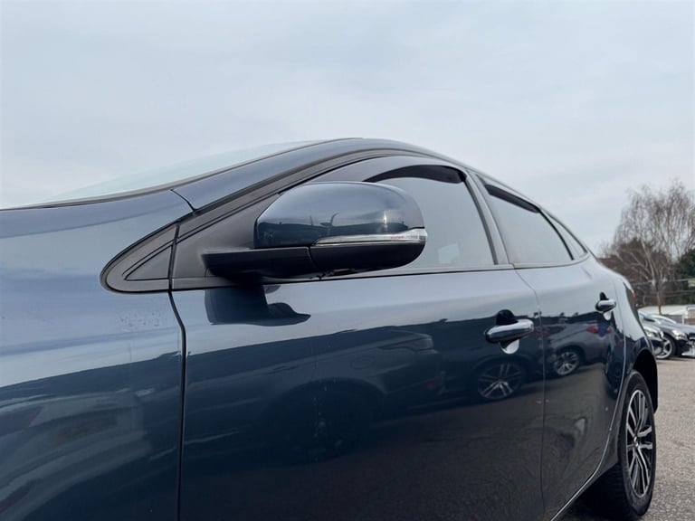 2018 Volvo V40 2.0 D2 Momentum Nav Plus Auto Euro 6 (s/s) 5dr Hatchback Diesel Automatic