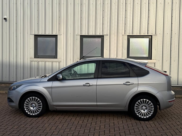 2010 Ford Focus 1.6 Titanium 5dr Auto HATCHBACK PETROL Automatic