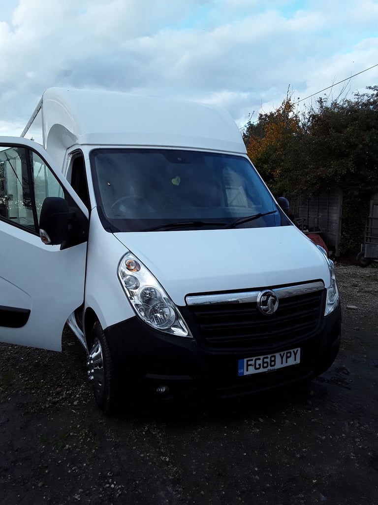 Mobile catering van 