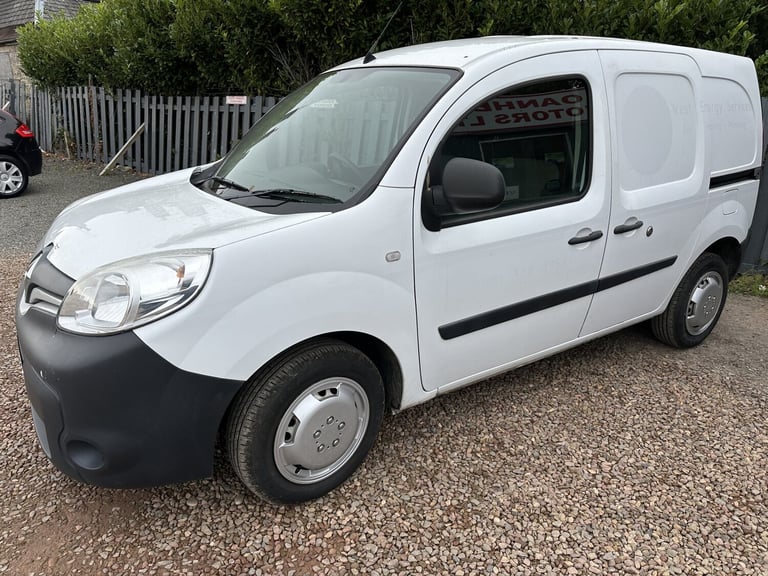 NO VAT** ULEZ COMPLIANT**FINANCE AVAILABLE**2017 RENAULT KANGOO**12 MONTHS MOT