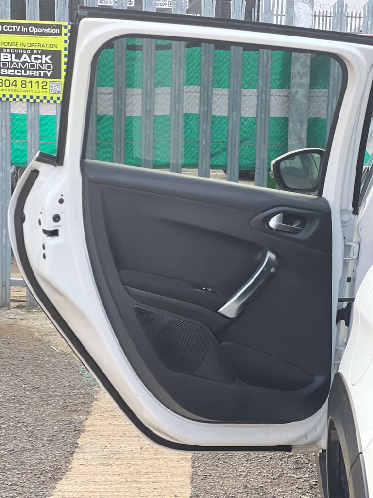 2017 Peugeot 2008 1.6 BlueHDi 120 Allure 5dr HATCHBACK DIESEL Manual