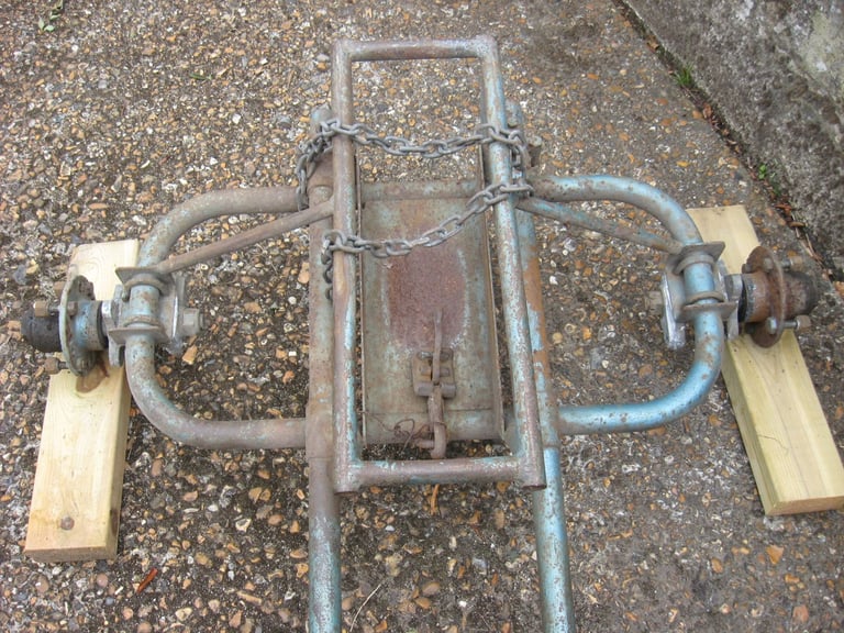 Towing dolly trailer for tricycle motorcycle, Reliant etc.