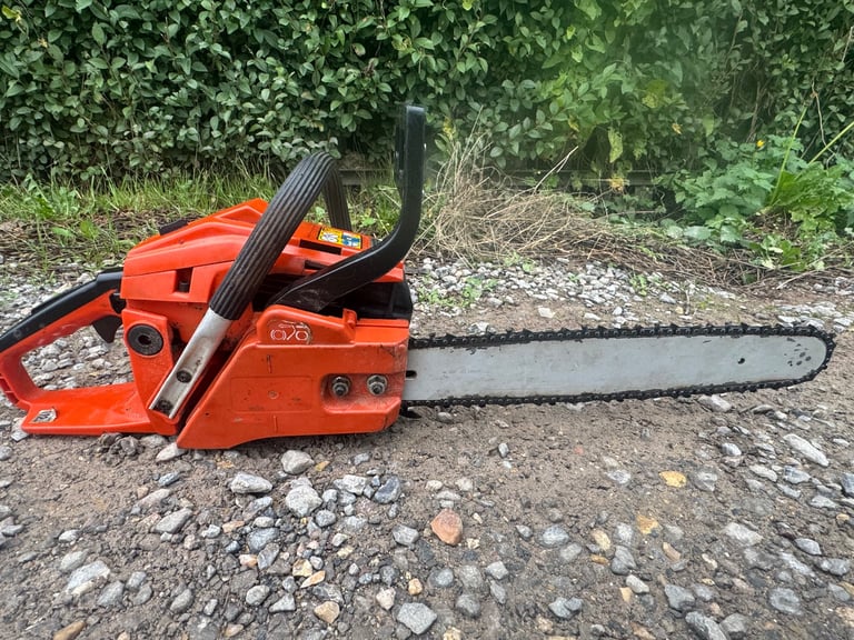 Tanaka ECV-3801 petrol chainsaw good working order 