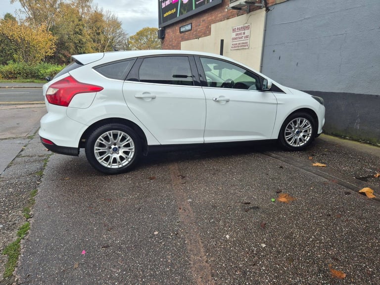 Ford, FOCUS, Hatchback, 2014, Manual, 1560 (cc), 5 doors