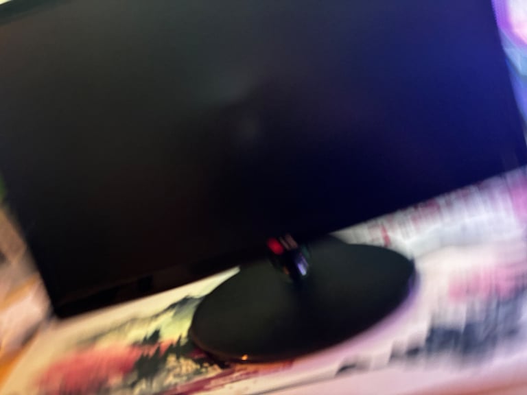 image for LG 24 inch monitor working