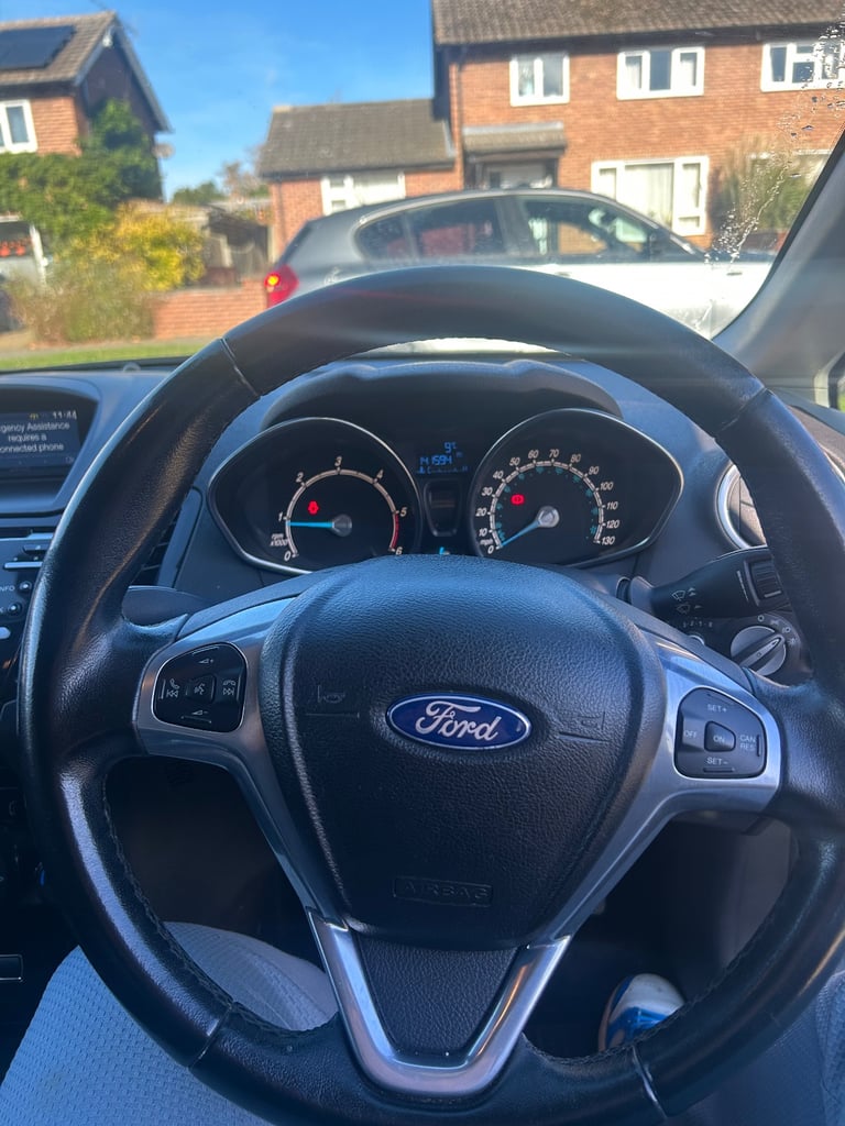 Ford, FIESTA, Hatchback, 2013, Manual, 1560 (cc), 5 doors