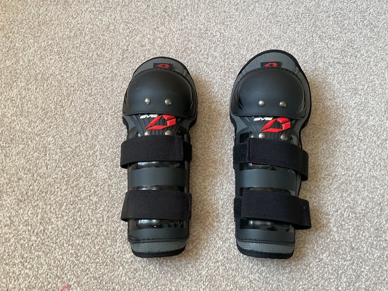 EVS Kids Motocross Knee Pads MX Youth Enduro Gear Kit Protection Pw50 Revvi Ktm GASGAS Honda Yamaha