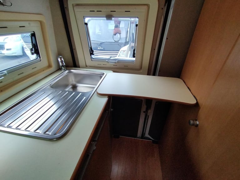 Trigano Tribute 2 berth 3 seat belts DIESEL MANUAL 2004/53